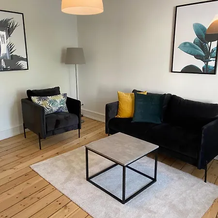 Homey 1-bedroom In Great Neighborhood *